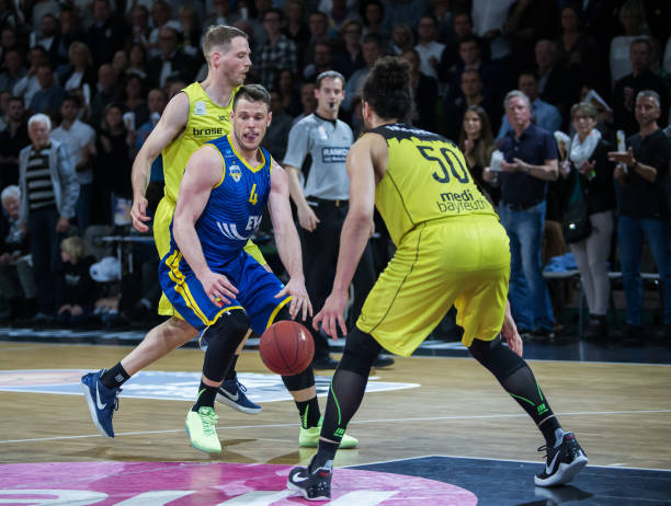 馆并盛赞 馆并盛赞